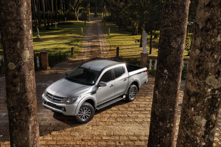 Mitsubishi L200 Triton Sport HPE-S 2019 года  (LA) (фото 10 из 21)